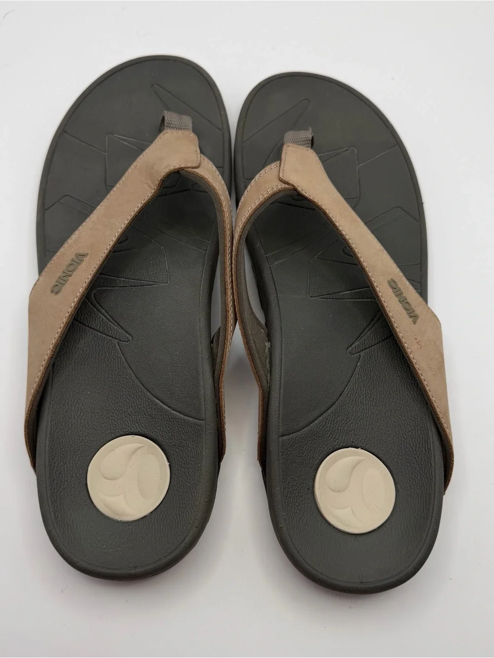 Vionic Men’s Leather Thong Flip Flop Sandals Brown Vibram Sole size 12